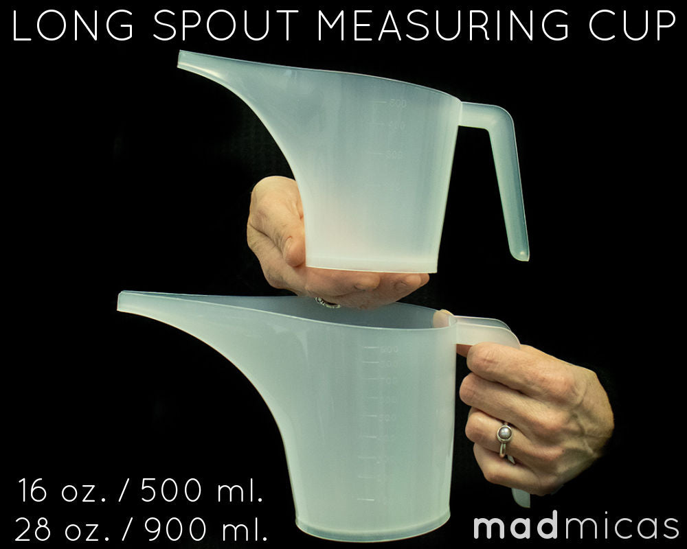 plastic measuring cups