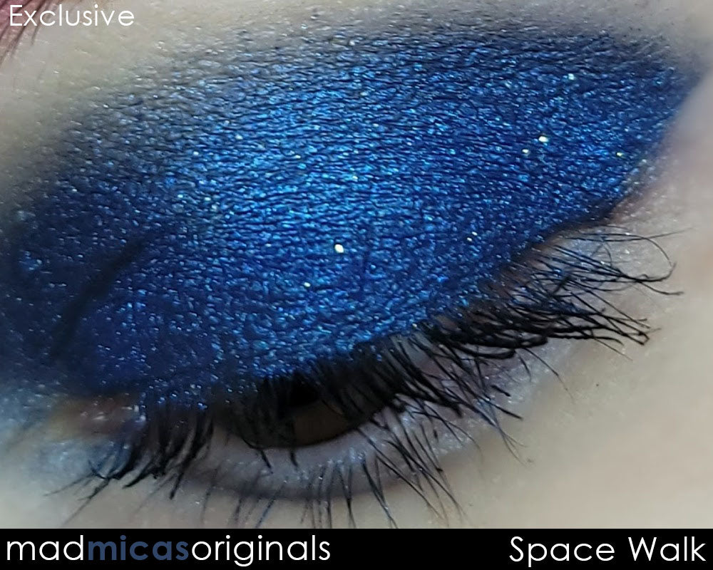 Space Walk Navy Blue Mica Blend in Cream Eye Shadow